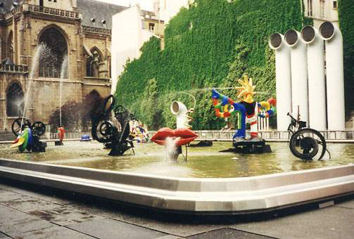 Im Kunst und Kulturzentrum von Paris_jpg
