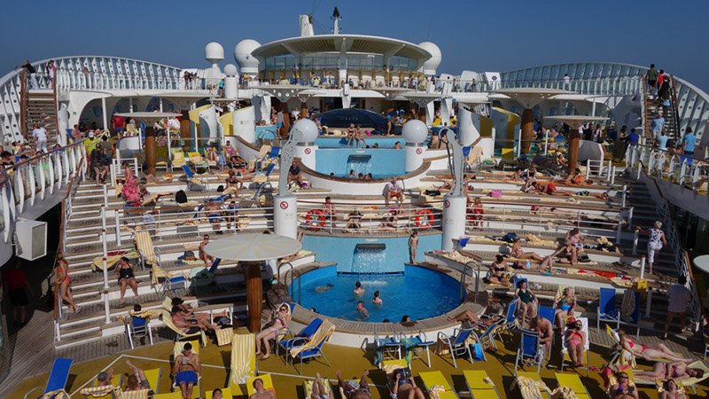 An Board der Aida  (10)