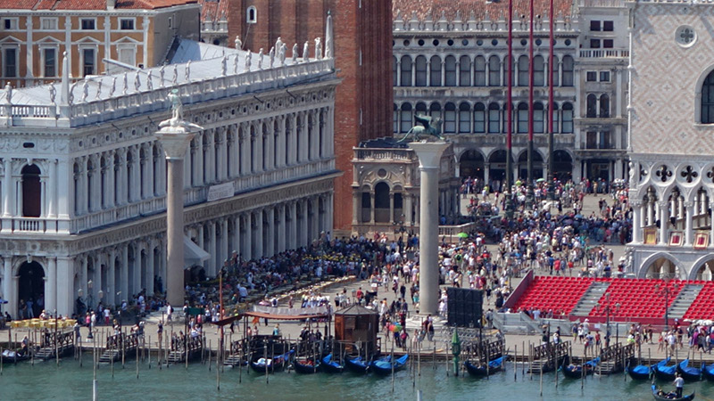 45_Ausblick vom Glockenturm zum Markusplatz